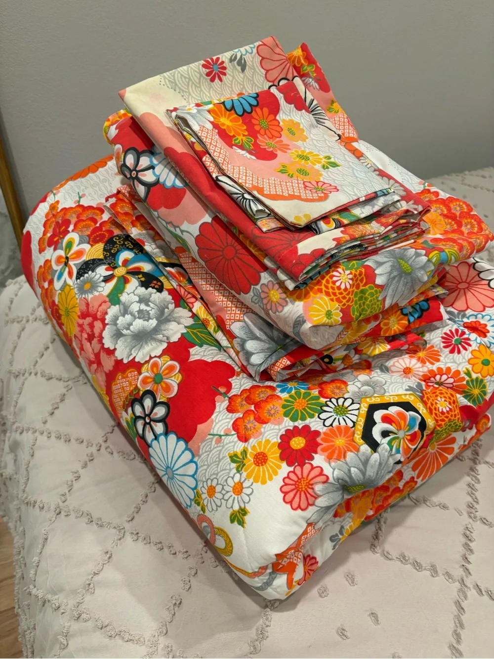 Wamsutta Kimono 7-pc Twin Set: Comforter, Flat/Fitted Sheets, Pillow & Euro Sham
